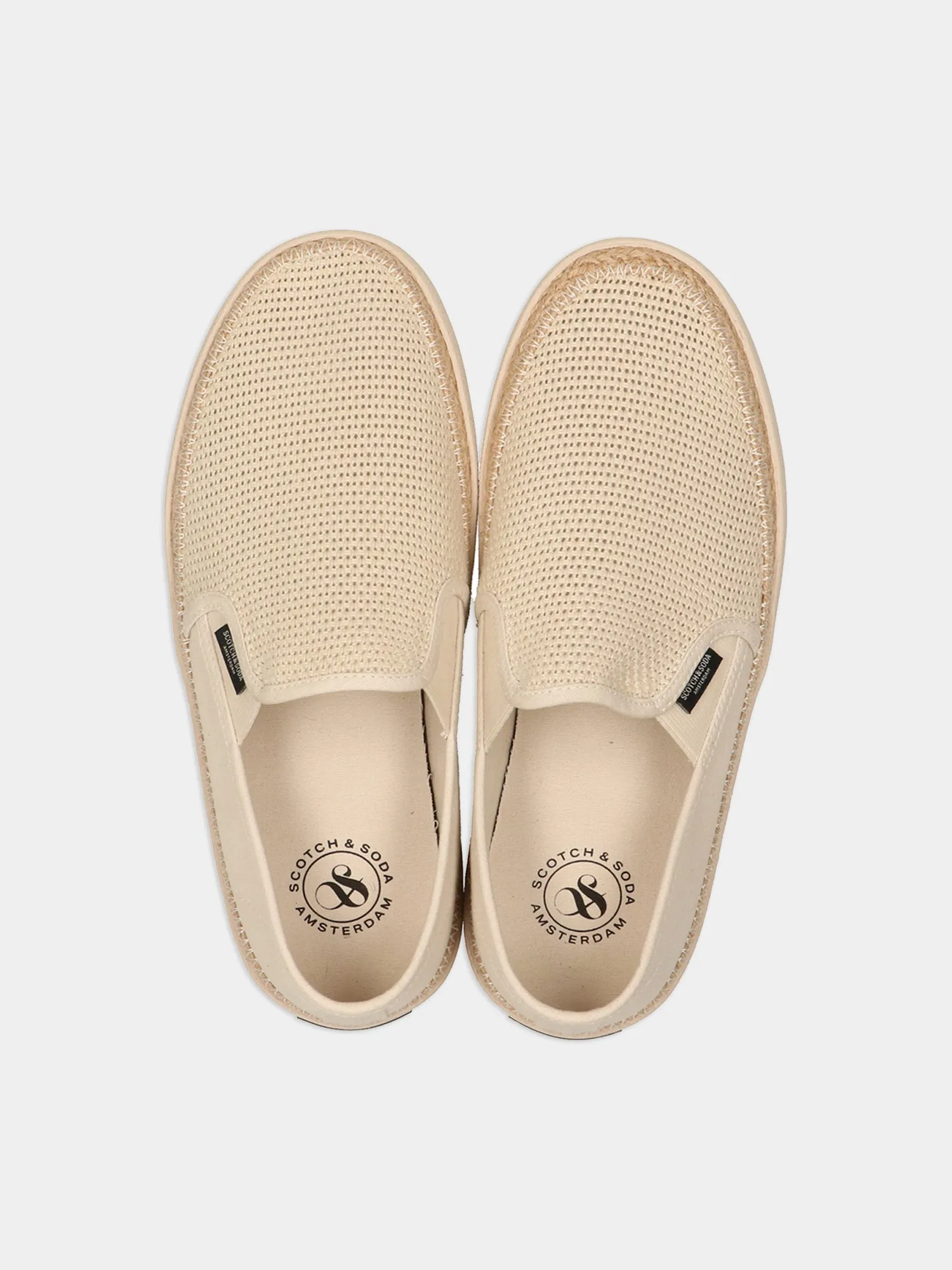 Izomi slip on shoe